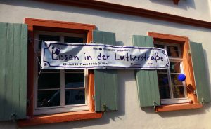 Banner von Lesen in der Lutherstraße